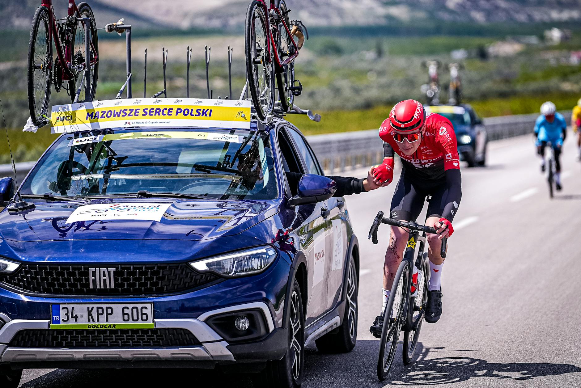 Piotr Ludwiczak świętuje zdobycie złotego medalu Mistrzostw Polski, dumny reprezentant Kalisza